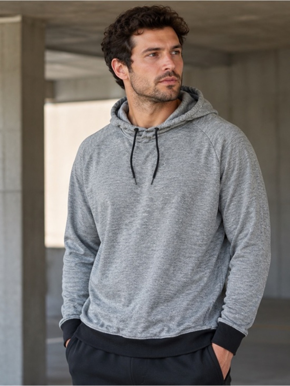 Reebok Men’s XL Gray Black Trim Pullover Hoodie Athletic Sweatshirt